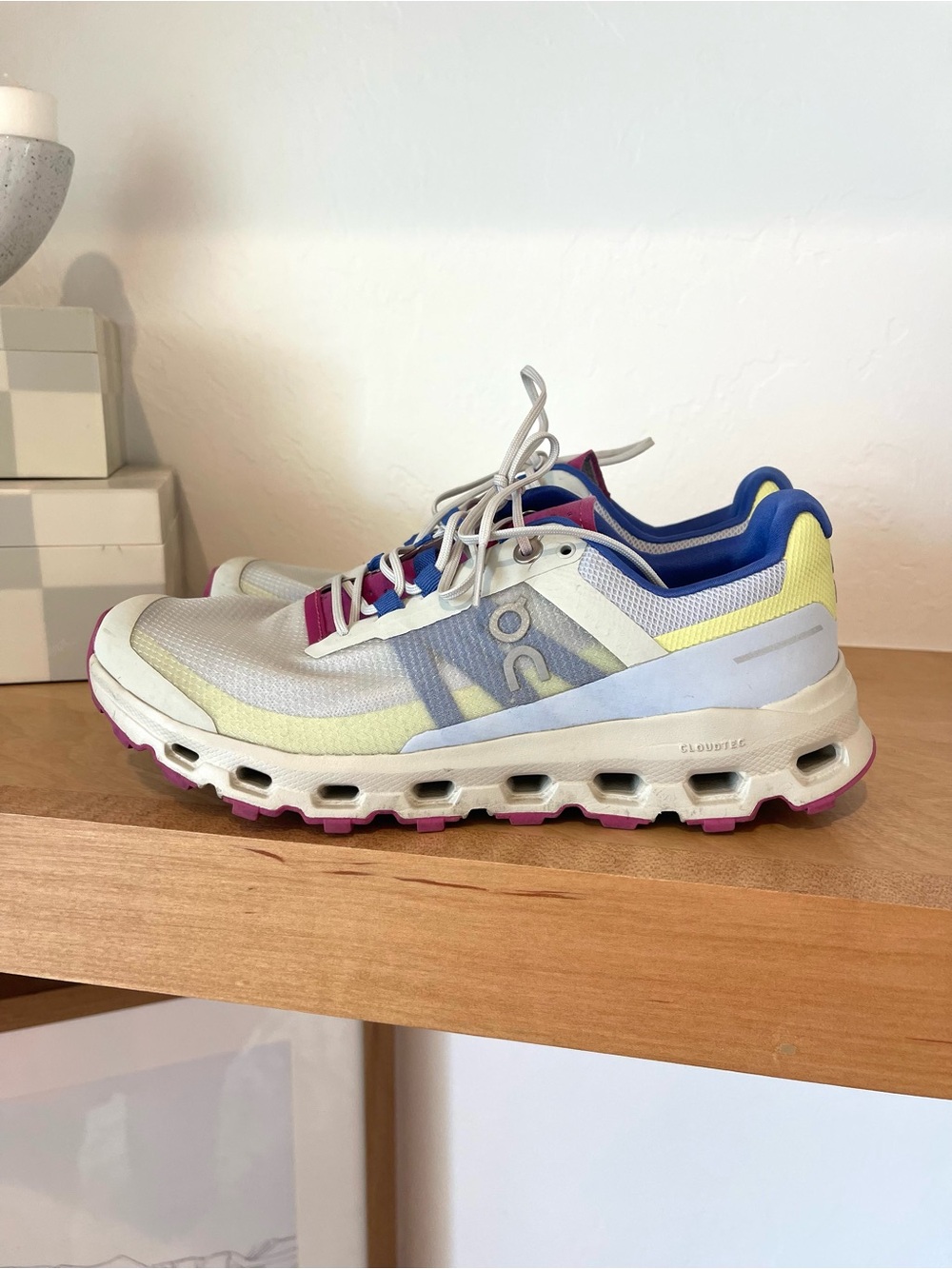 On Running Cloudvista Heather Rhubarb Grey White Pink Tennis Running Shoes 7.5